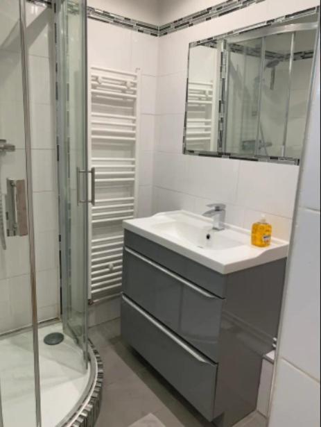 Chambre Pinky Elisabeth Proche Paris Daire Stains Dış mekan fotoğraf